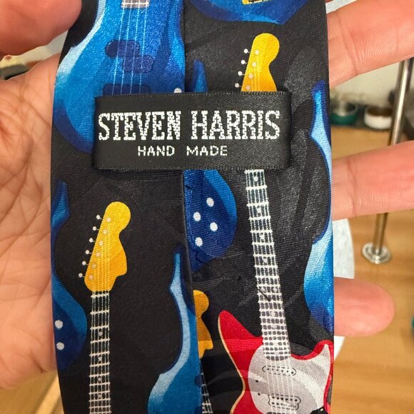 Steven Harris Handmade Guitar Print Necktie Rock Music Theme Polyester Black Red - Picture 3 of 3